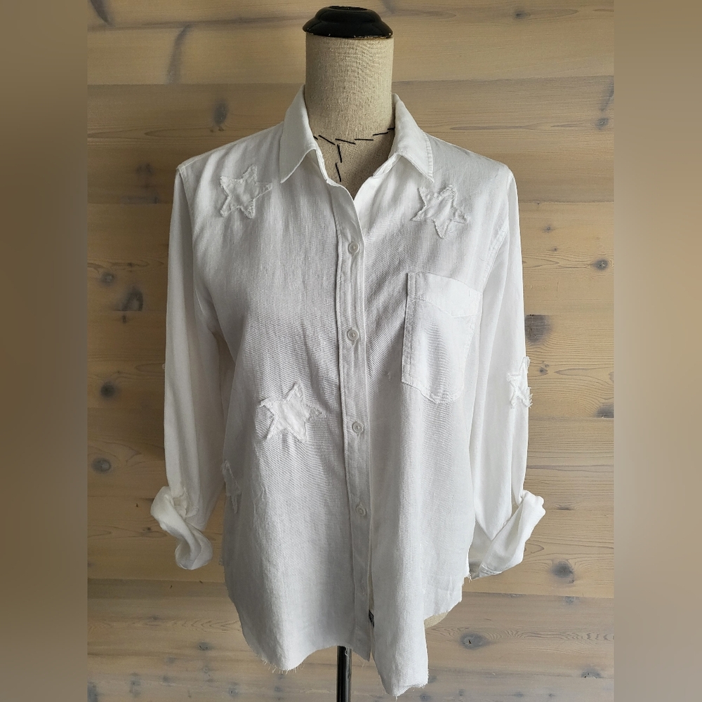 NWOT Rails Linen Blend Ingrid Raw White Stars Applique Shirt size M (see flaw)